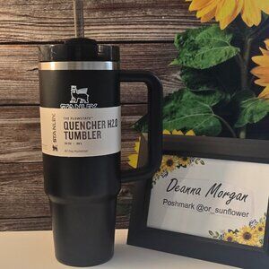 BLACK NAIJEL GRAPH - 30oz Stanley The Quencher H2.0 Flowstate Tumbler 🖤🩶🌻